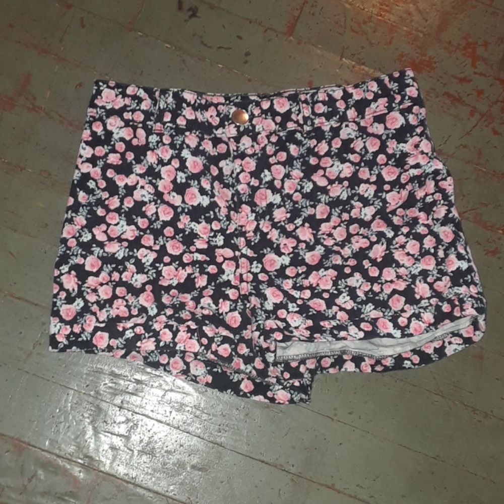 H&M flower pattern shorts